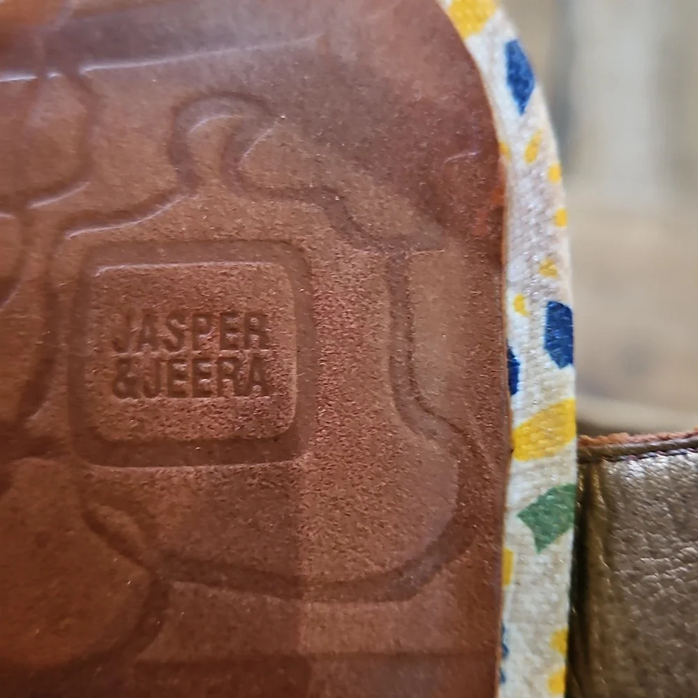 Jasper & Jeera Rust-Brown Leather Cut-out Heeled Sandals‎